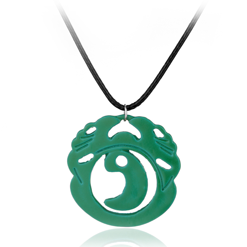 Kalung Liontin Hijau Lara Crof - Retro Gaming Theme ulasan dan harga