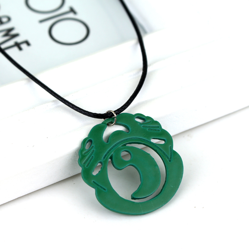 Kalung Liontin Hijau Lara Crof - Retro Gaming Theme ulasan dan harga